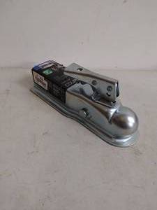 lot 110 image: 2 Coupler