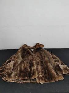 lot 129 image: Vintage Harvey Lewis Furs Coat