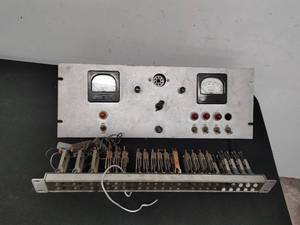 lot 154 image: Vintage Electornics