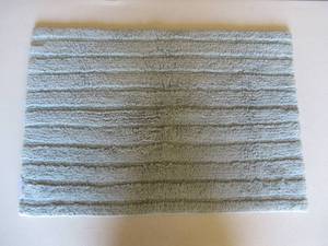 lot 29 image: Whitley Willows bath mat - 20in x 32in