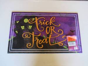 lot 34 image: Trick Or Treat Entry Mat - 18 x 30