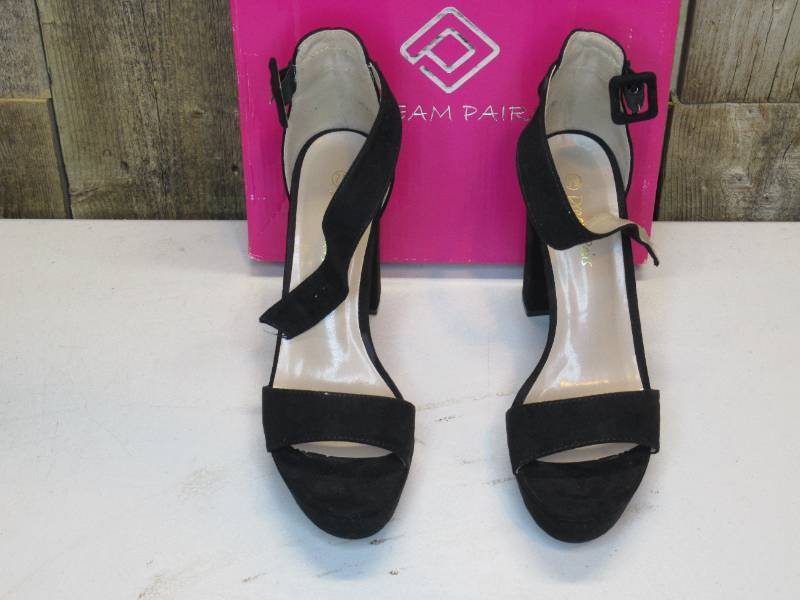 lot 20 image: Dream Pairs Hi-Lo Black Suede Size 7.5