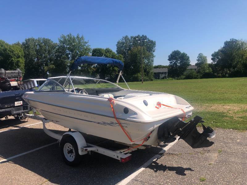 lot 4 image: 1998 Bayliner