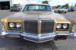 lot 2 image: 1976 Chrysler New Yorker