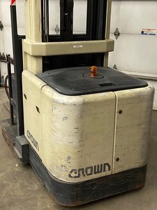Crown Order-Picker Forklift