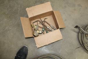 lot 562 image: Lot of (6) Welding Accessories  - Torch Heads (x5), Gauge (x1)