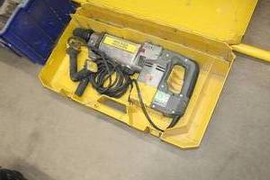 lot 566 image: Wacker Neuson Rotohammer SDS Max Drill 1.2kW  with Plastic Case, Bits