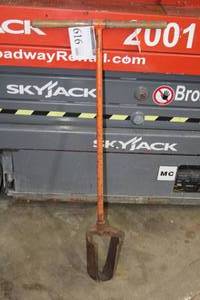lot 616 image: Post Hole Digger