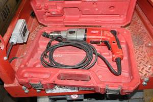 lot 607 image: Milwaukee 5380-21  12 Hammer Drill Heavy Duty  with Plastic Case