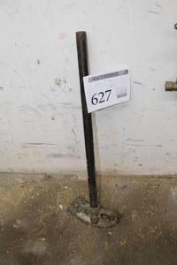 lot 627 image: 12 Pipe Bender