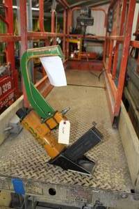 lot 593 image: Stanley Bostitch MIII Pneumatic 34 Floor Stapler
