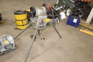 lot 565 image: REX Tripod Pipe Threader