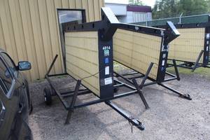 lot 533 image: USA Sign Lighted Advertisement Sign Trailer Single-Axle