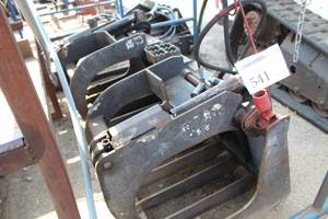 lot 541 image: Grapple Fork Attachment