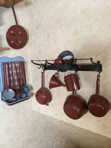 lot 48 image: Stunning Vintage Brownish Red French Graniteware (14)