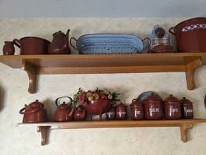 lot 49 image: Stunning Vintage Brownish Red French Graniteware (24)