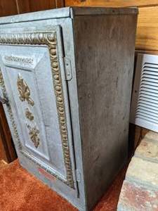 lot 25 image: Antique Galvanized Metal Home Comfort Bread & Cake Cabinet with Cookbooks