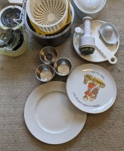 lot 67 image: Miscellaneous Kitchen Items A Little of Everything