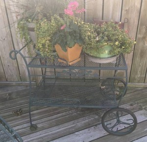 lot 79 image: Perfect for Fall Outdoor Patio Furniture Metal Mesh Lounger, Side Table and Tea Cart