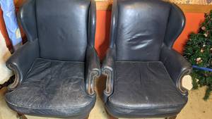 lot 342 image: Set of (2) Black Leather Chairs