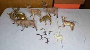 lot 348 image: Adorable Deer Figurines - Plastic and Brass