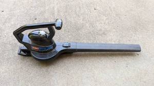 lot 327 image: Toro Super Leaf Blower Vacuum