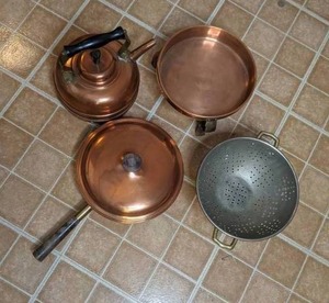 lot 267 image: Set of (4) Brass and Copper Cookware 