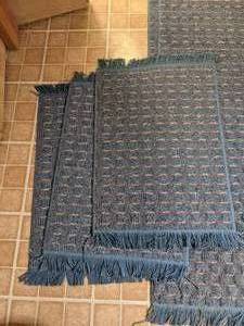 lot 252 image: Set of (5) Matching Throw Rugs (2 Sizes, Blue)