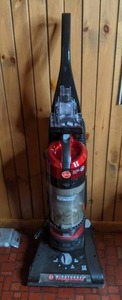 lot 282 image: Hoover WindTunnel 2 Rewind Upright Vacuum