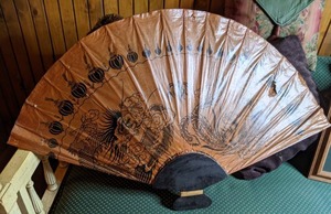 lot 118 image: Stunning Decorative Paper Fan