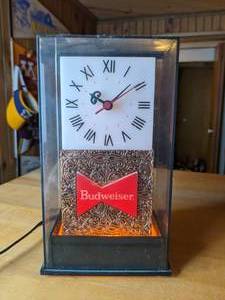 lot 289 image: RARE Collectible Budweiser Clock