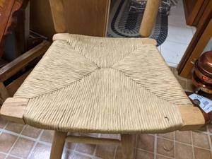 lot 124 image: Classic Dining Chair with Woven Rush Seat