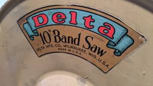 lot 2 image: Vintage Delta 10 Band Saw
