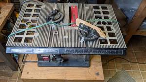 lot 4 image: Rockwell Model 8 Motorized Table Saw