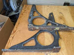 lot 248 image: Lot of Wrought Iron Brackets & Sturdy Homemade Stool