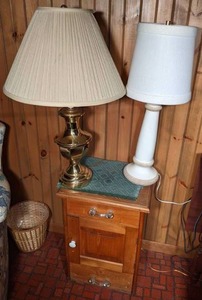 lot 452 image: Small Vintage Table w Misc. Items & Set of (2) Lamps