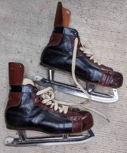 lot 459 image: CCM Professional Vintage Antique Hockey Skates - Size UT 10.5