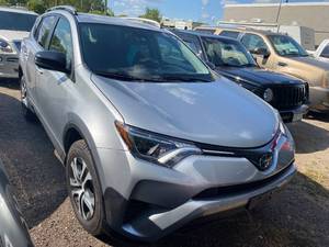 lot 14 image: 2017 Toyota RAV4 LE AWD