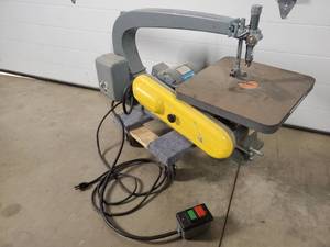 lot 17 image: Delta  Rockwell Industrial Grade Scroll Saw