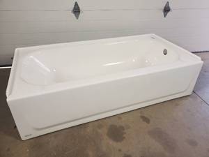 lot 41 image: New Mansfield Steel Bathtub - Chipped Paint
