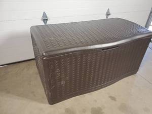 lot 42 image: Suncast DeckPatio Storage Box