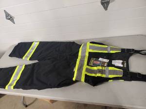 lot 79 image: Brand New Insulated Canvas High Vis Bibs