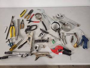 lot 98 image: Assorted Hand Tools