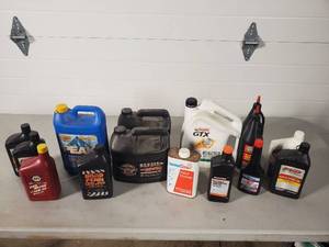 lot 100 image: Shop Chemicals, Auto Chemicals, Oils
