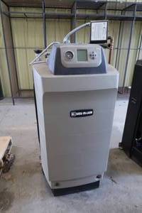 lot 18 image: WEIL MCLAIN ULTRA WATER BOILER PUMP SYSTEM