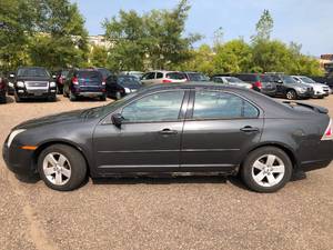 lot 8 image: 2007 Ford Fusion SE