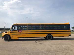 lot 1 image: 2008 Freightliner B2 Thomas Bus