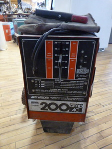 lot 10 image: Montgomery Ward Power Kraft Arc Welder