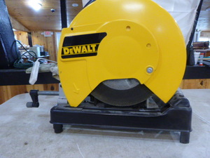 lot 19 image: DeWalt 14 Chop Saw