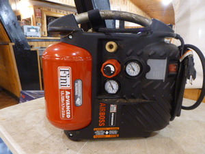 lot 20 image: Fini Air Compressor